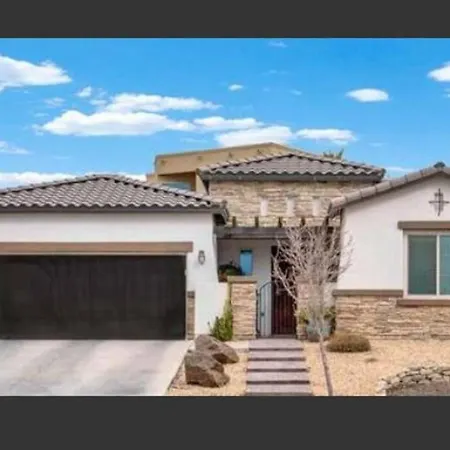 Desert Dream 4 Bedroom 3 Ba With Game Room And Outdoor Patio & Grill